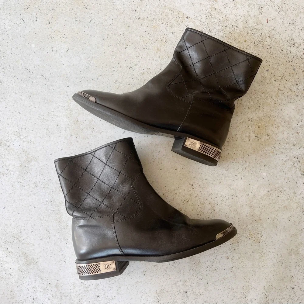✖️SOLD✖️ Vintage CHANEL Moto Boots Shoes Quilter Leather Black size 40.5 EU - Picture 1 of 10